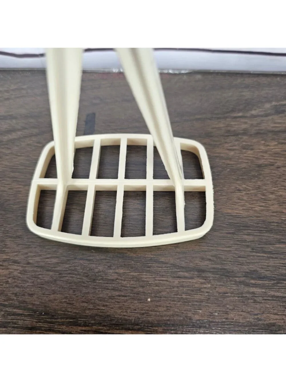 Foley Beige Plastic Potato Masher With Grid Design For Smooth & Easy Mashing